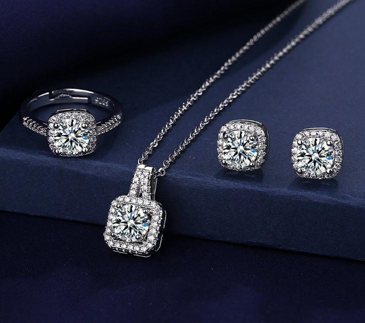 LUXURY AND EXCLUSIVE ZIRCON SET FOR HER WITH BOX PACKING