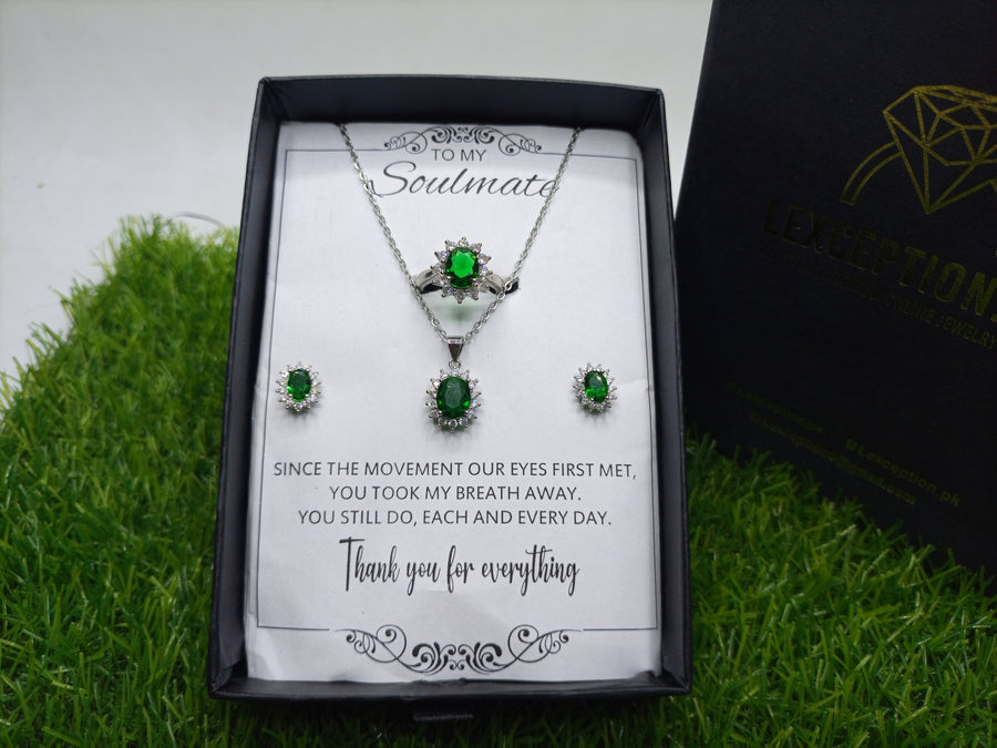 The emerald look luxury set with exclusive box packaging