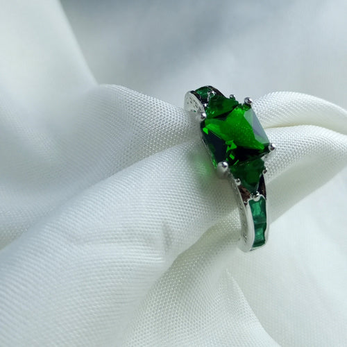 Emerald Look Luxury platinum plated ring