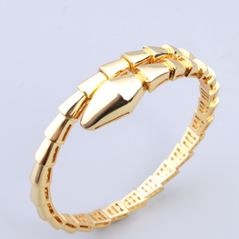 BRAND LOOK HIGHLY FINISHED LUXURY BANGLE