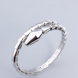 BRAND LOOK HIGHLY FINISHED LUXURY BANGLE