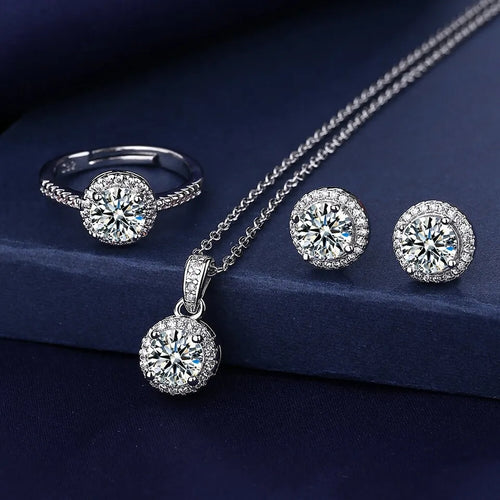 The diamond cut exclusive and luxury quality set with box