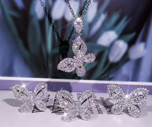BUTTERFLY LOOK LUXURY DIAMOND CUT SET WITH BOX PACKING