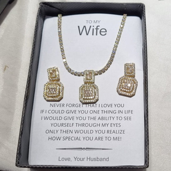 GOLD PLATED LUXURY LOOK ZIRCON EXCLUSIVE SET COMES BOX PACKED
