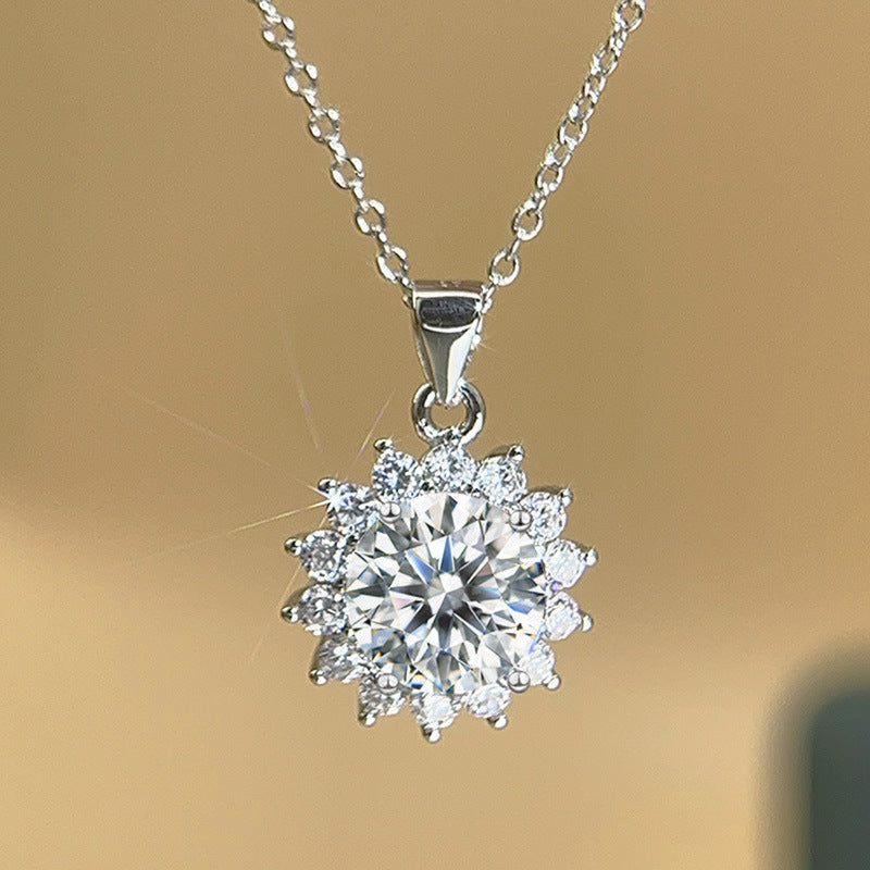 Luxury quality exclusive pendant with chain exclusive free box packaging