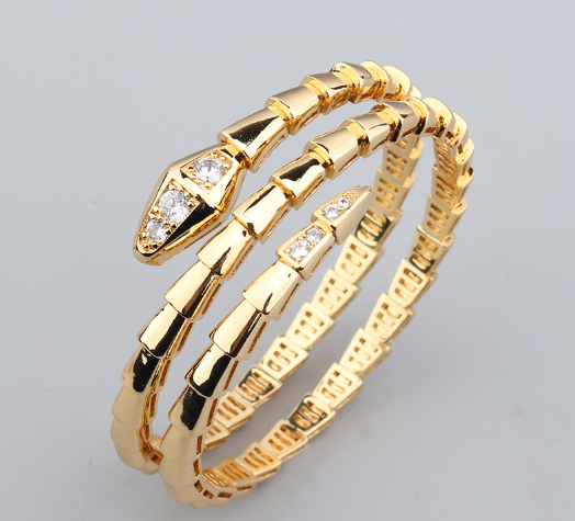 BRAND LOOK HIGHLY FINISHED LUXURY BANGLE
