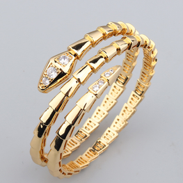 BRAND LOOK HIGHLY FINISHED LUXURY BANGLE