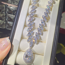 Luxury diamond impression necklace