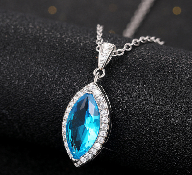 Aqua look exclusive pendant with chain exclusive free box packaging