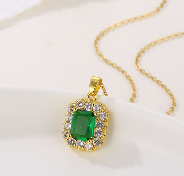 emerald gold look luxury pendant with box