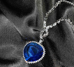 THE TITANIC LUXURY NECKLACE BOX PACKED