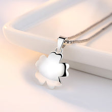 Flower theme exclusive gift pendant with box