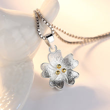Flower theme exclusive gift pendant with box
