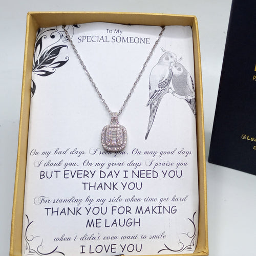 LUXURY LOOK EXCLUSIVE QUALITY PENDANT WITH BOX PACKING