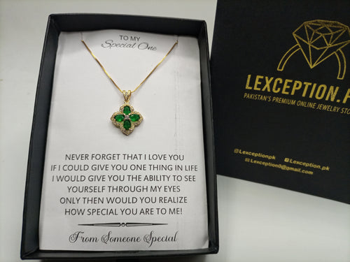 The emerald look luxury pendant with box packaging