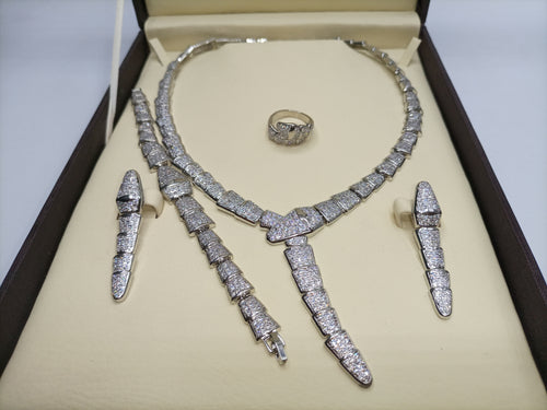 BRANDED DIAMOND CUT LUXURY SET WITH BOX PACKING