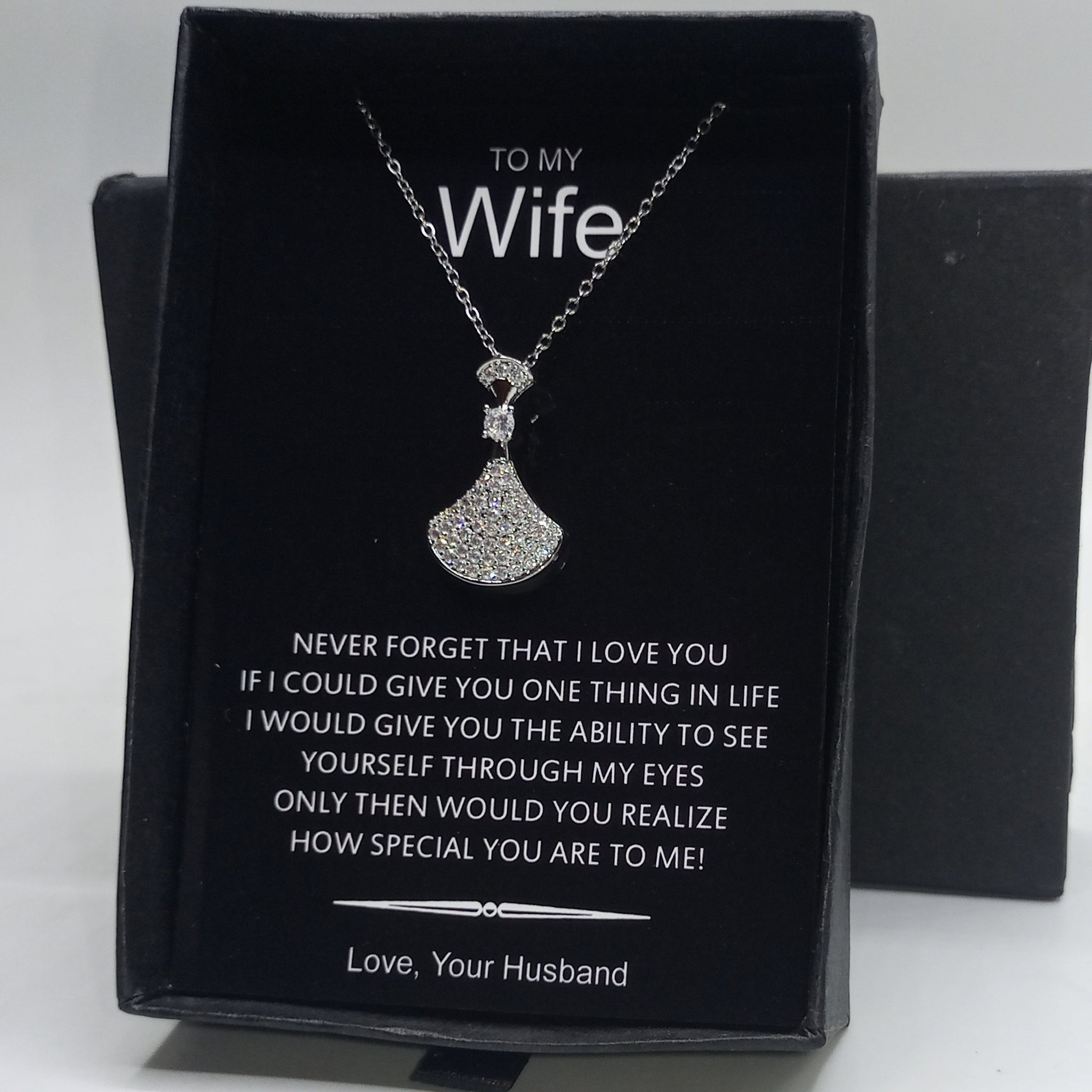 BRANDED DIAMOND CUT LUXURY QUALITY GIFT PENDANT BOX PACKED LIMITED EDITION