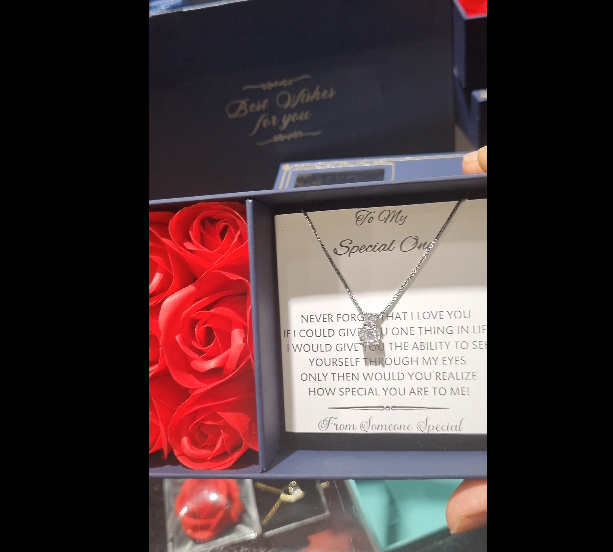 Rose box diamond dream luxury pendant