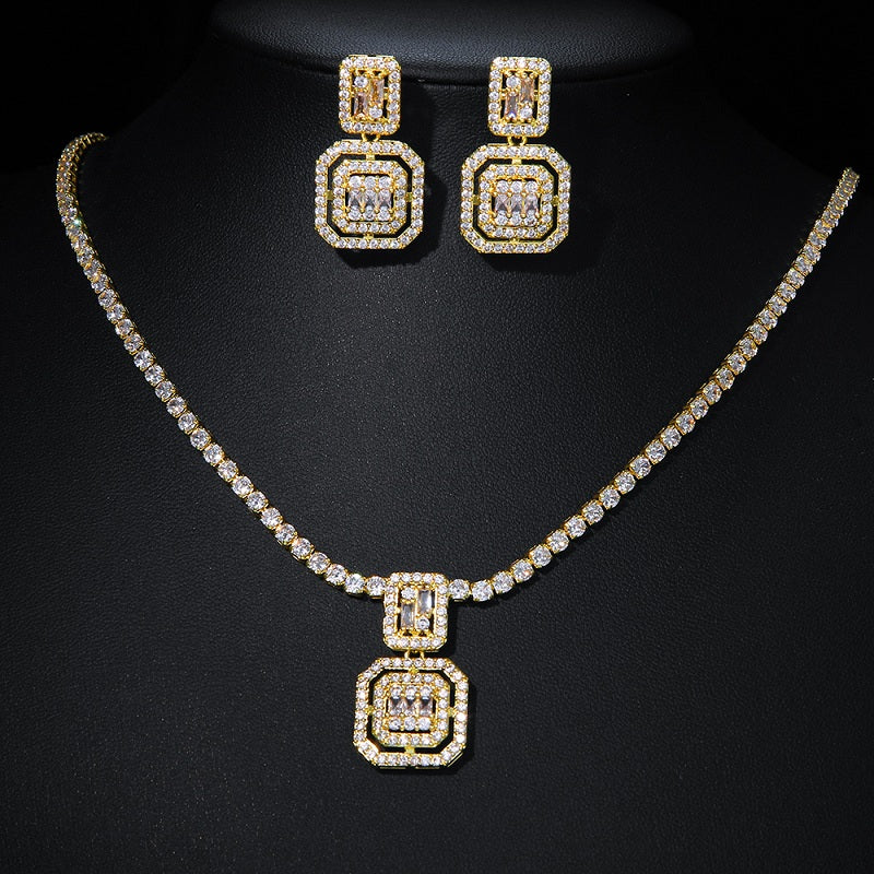 GOLD PLATED LUXURY LOOK ZIRCON EXCLUSIVE SET COMES BOX PACKED