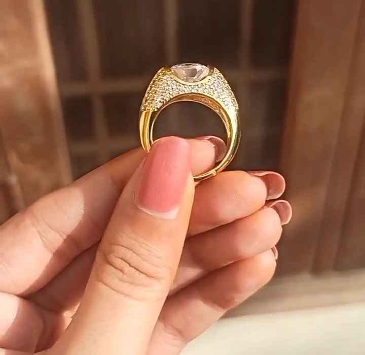LUXURY AAA QUALITY ZIRCON GOLD PLATED ADJUSTABLE RING