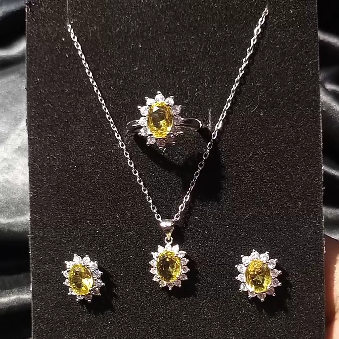 Diamond cut luxury set with exclusive box packing