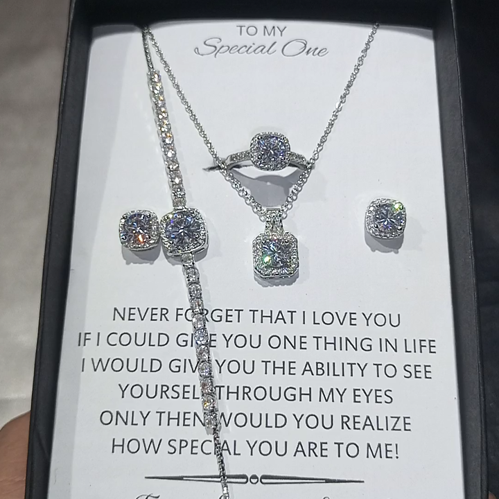 The square diamond impression luxury set