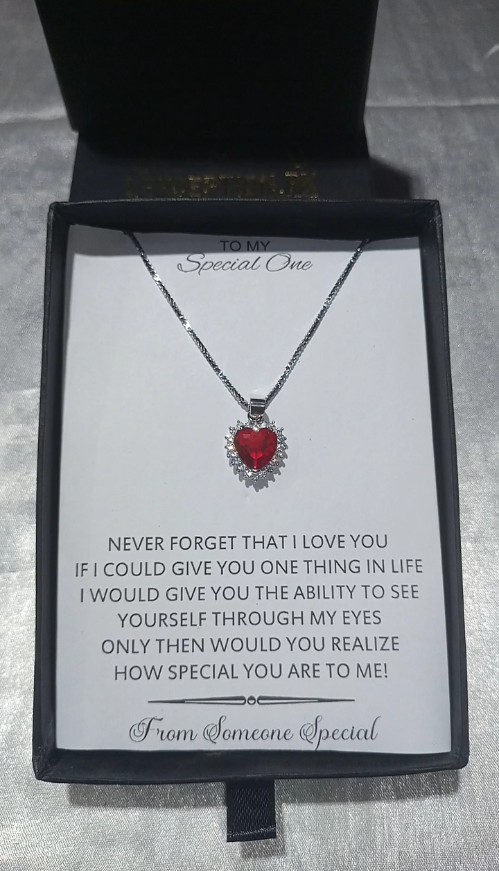 TitanicLove™ Pendant – A Symbol of Passion