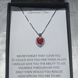 TitanicLove™ Pendant – A Symbol of Passion