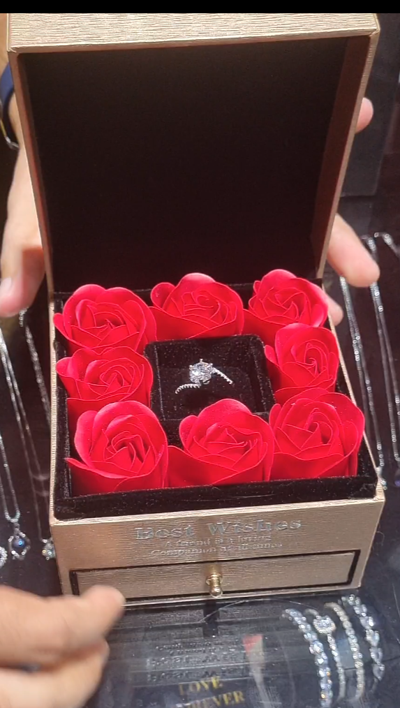 Roses Box Diamond look luxury gift set complete