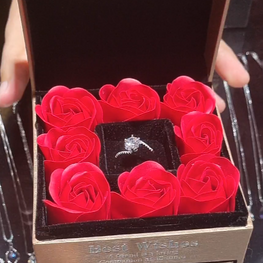 Roses Box Diamond look luxury gift set complete