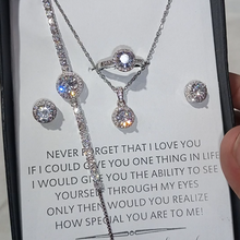 The round diamond impression luxury set