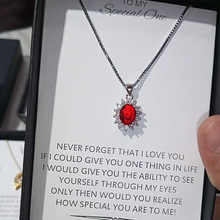 Diana pendant box packed