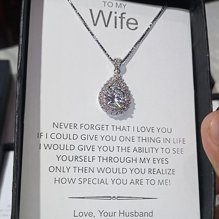 Diamond impression luxury gift pendant