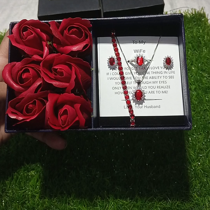 Rose box-ruby diana set exclusive