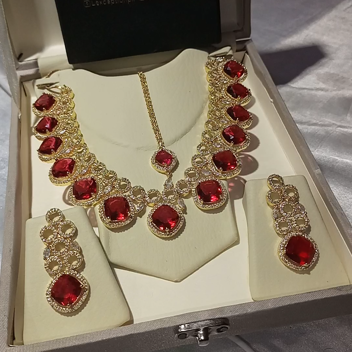 Ruby impression luxury set with box