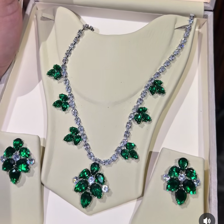 Emerald impression set with box