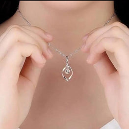 A Heartfelt Promise: The Clavicle Pendant with Your Loving Note