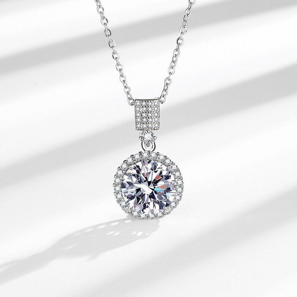 Sparkling stones set with exclusive box!