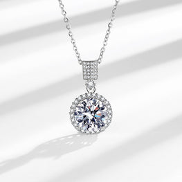Sparkling stones set with exclusive box!