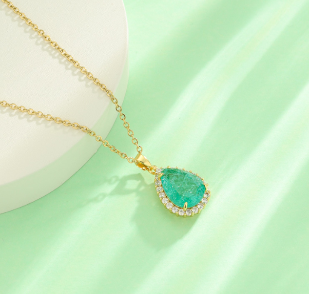 The gemlook luxury pendant with box packaging