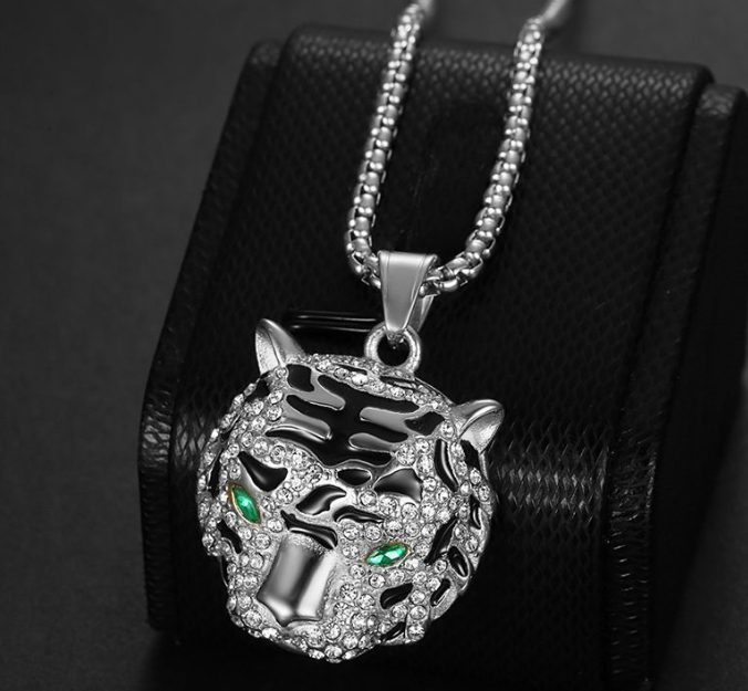 BRANDED LUXURY NECKLACE PLATINUM PLATED LONG LASTING NEVER FADE