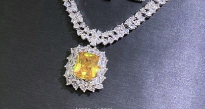 Luxury quality exclusive pendant with chain exclusive free box packaging