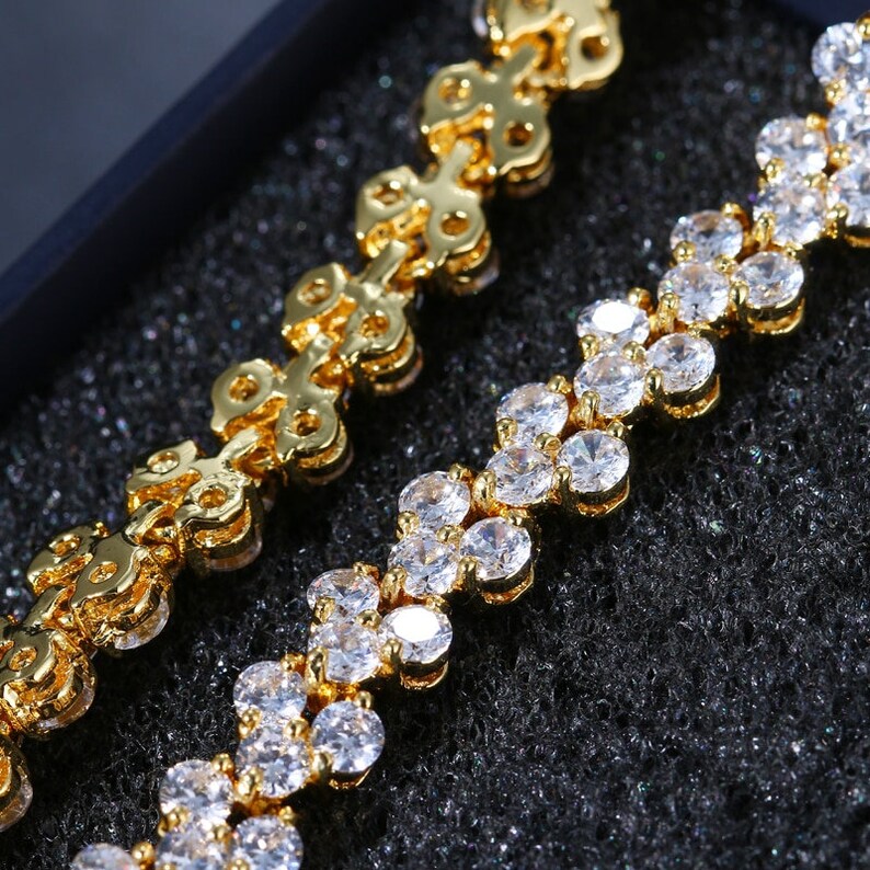 LUXURY GOLD LOOK EXCLUSIVE BRACELET FREE BOX PACKAGING LUXURY GIFT FOR HER