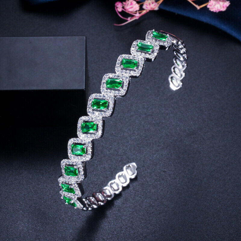 EMERALD LOOK Rhodium plated bangle luxury wear!