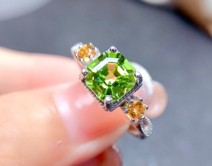 Luxury quality platinum plated zircon ring adjustable