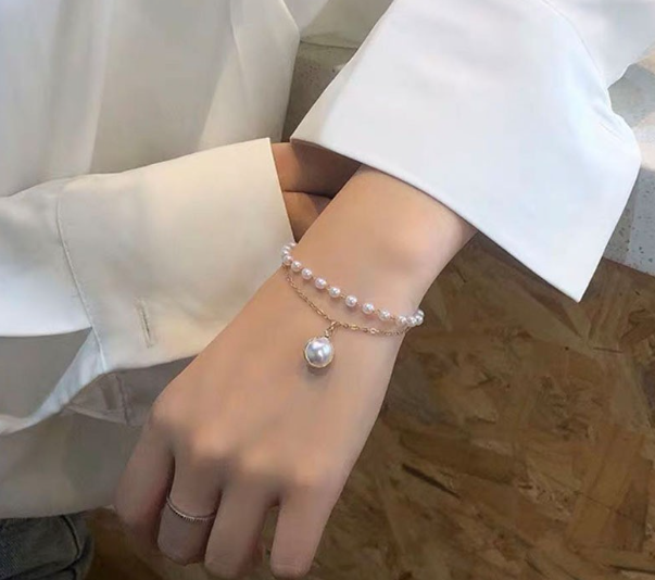 Exclusive chic wear bracelet