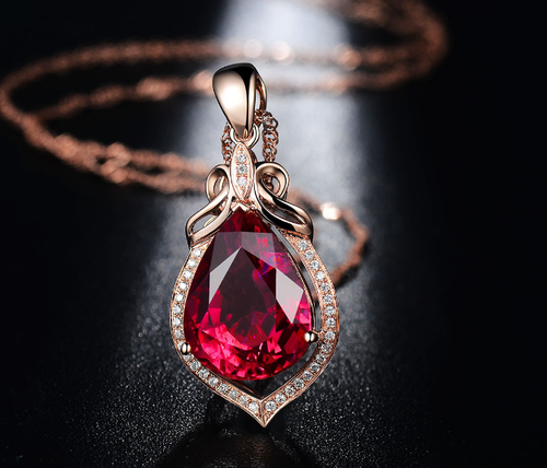 RUBY LOOK Exclusive Luxury pendant with chain with box packing