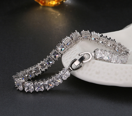 Rhodium plated luxury finishing for long term wear box packed exclusive bracelet