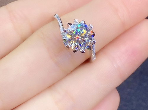 Diamond cut Luxury quality exclusive finishing long lasting zircon ring adjustable with box