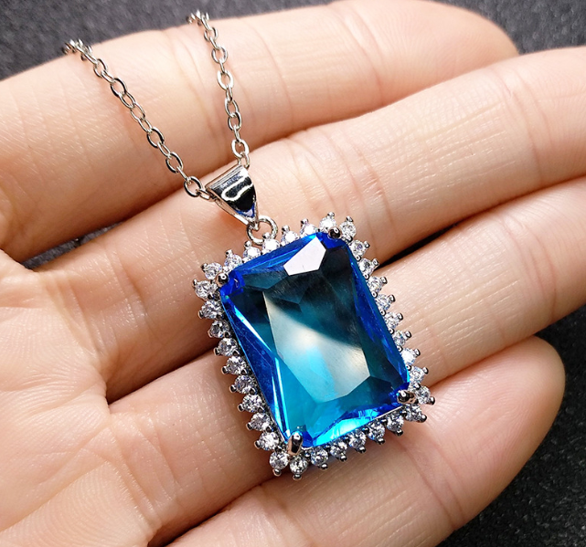AQUA LOOK EXCLUSIVE QUALITY ZIRCON PENDANT WITH CHAIN AND CUSTOMIZE BOX PACKING